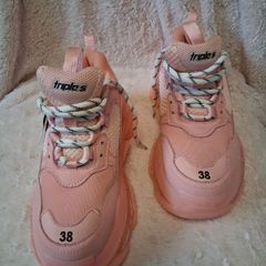 Trainers size 5