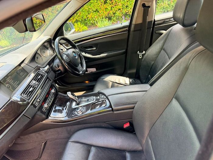 BMW 5-Series 2011
