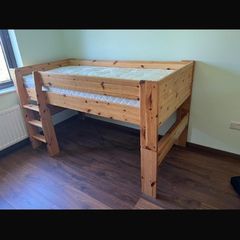 Pine wood bed