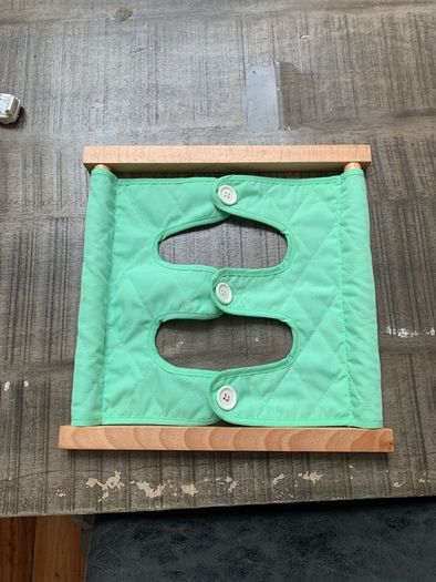 button toy