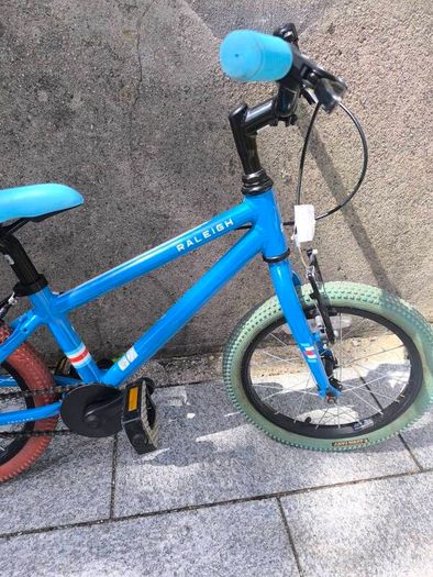 kids 16 inch Raleigh pop bike