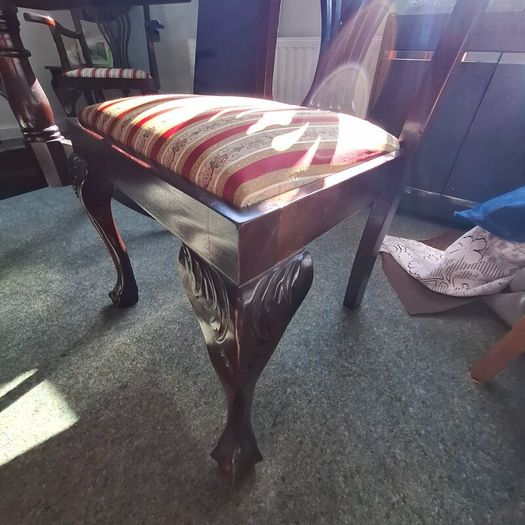 Hand carved Mahogany dinning table with 6 chairs
