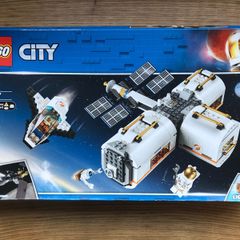 Lego City: Lunar Space Station (60227)