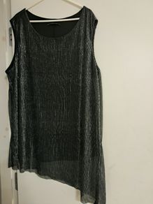Black/silver top size 22/24