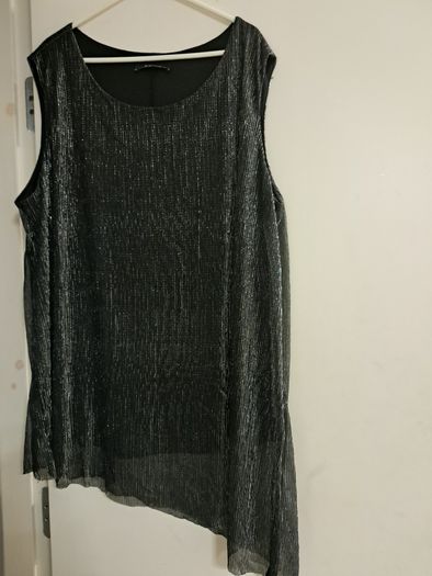 Black/silver top size 22/24