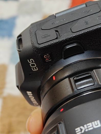 Canon Eos R8