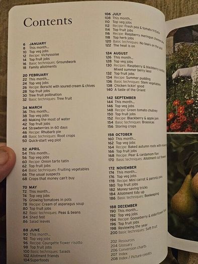 The Royal Horticultural Society Journal.  By Mitchell Beazley. Beautiful Illustrated Hardback Journal Of Month By Month Managment Of Your Allotment.  In Good Condition.  See Photos For Same.