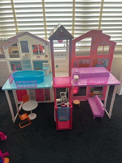 Barbie House and Space Station