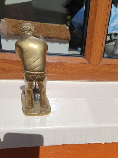 brass golfer
