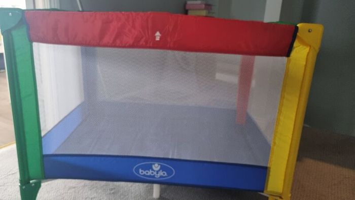 Travel cot