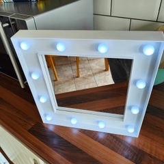 Hollywood light up mirror
