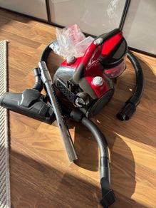 ESSENTIALS C700VC18 Cylinder Bagless Vacuum Cleaner