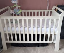 Mamas & Papas Mia Cot