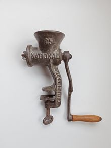 Vintage Spong N25 manual meat grinder