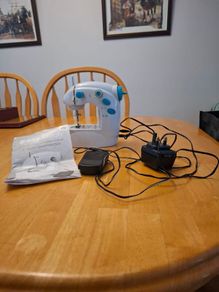 Mini Sewing Machine
