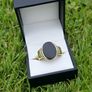 Vintage Heavy 9ct Yellow Gold Gents Black Stone Ring Image 2