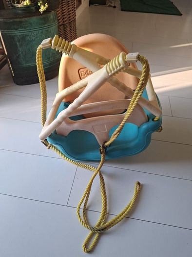 Baby outdoor swing