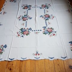 Brand New Portuguese Tablecloth and 8 Napkins