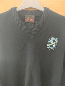 School jumper Bish