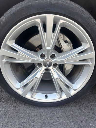 Audi Q7 Black Edition 7 Seats - 2018