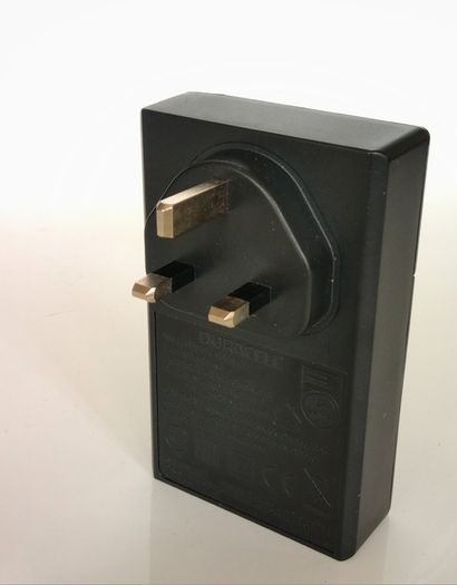 AAA & AA Plug in Duracell Battery Charger