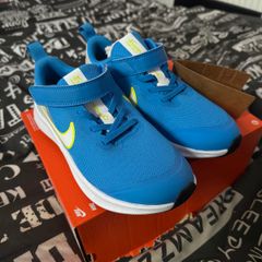 Nike Trainers Size 2.5 UK