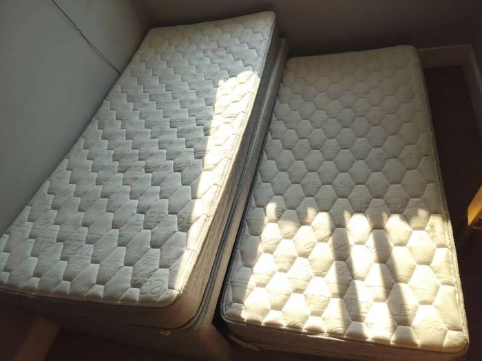 single bed and guest Bed