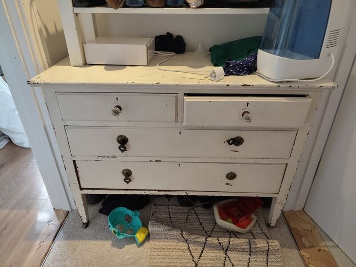 vintage chest of drawers