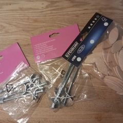 Jointing biscuits and worktop connector bolts