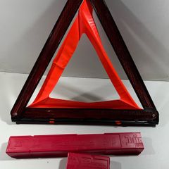 Bmw 5 Series F10 F11 Emergency Hazard Warning Triangle 2010 6770487 A3l2b930g
