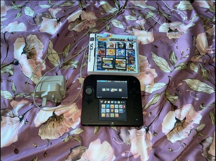 Nintendo 2ds With Pokemon diamond and R4 card