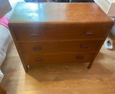 Chest of drawers