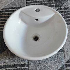 Bathroom round sink