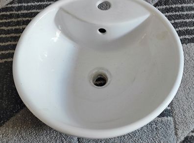 Bathroom round sink