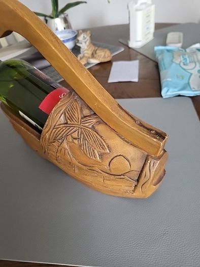 Wine bottle clog