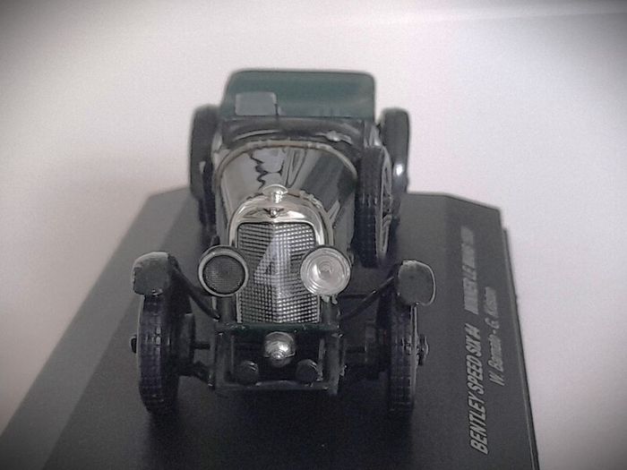 Diecast Model Le Mans Winning Bentley Le Mans 1930 1st - IXO 1:43