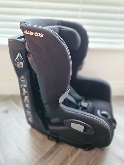 Maxi Cosi Axiss Swivel Car Seat