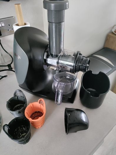 Ninja Cold Press Juicer JC100UK