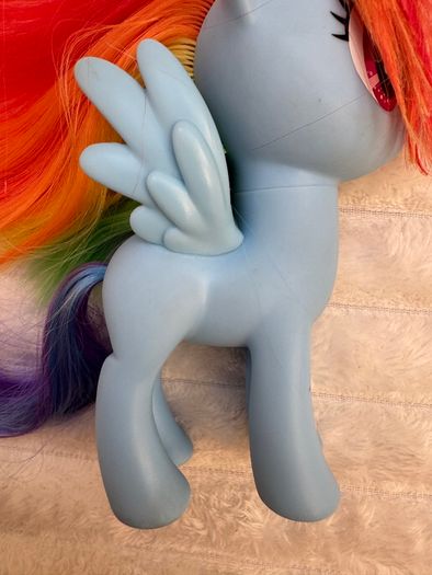 Hasbro 2016 G4 My Little Pony The Movie Rainbow Dash Brushable Hair approx. 6 Inches Dirty Damaged Her hair in some kind of glue Please see photos