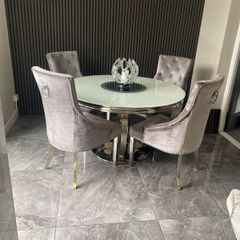 dining room chairs
