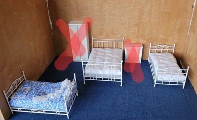 Dolls house white metal bedroom furniture