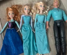 Frozen dolls