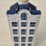 Ceramic miniature collector's house number 67 from the Delft Blue series Image 5