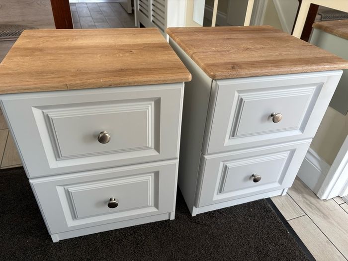 Bed side lockers
