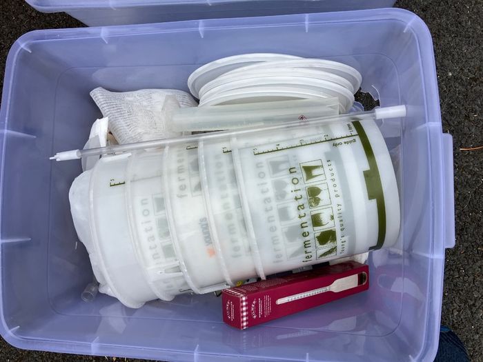 Beer Brew kit: mesh kettle, buckets, bottles