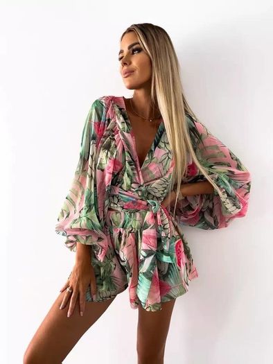 Set of chiffon tied top and shorts tropical pattern