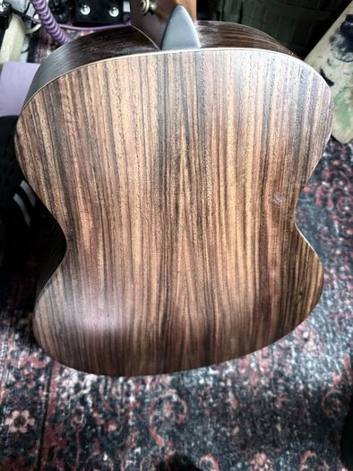 Acoustics guitar