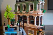 LEGO Icons: Boutique Hotel 10297