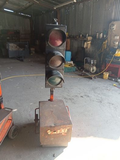 traffic lights for road works