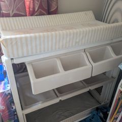 Baby changing unit with built in bath